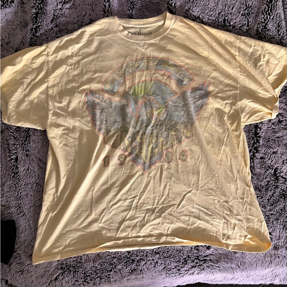 Tops - Vintage Graphic T-Shirt